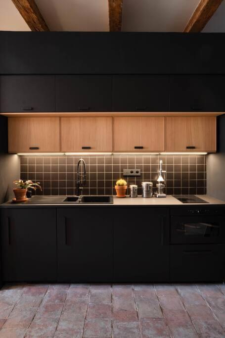 Heart Of Marseille, Loft Atypical & Spacious , Perfect For Couple And Couple With 1 Small Kid, Perfect For 2 Friends Экстерьер фото
